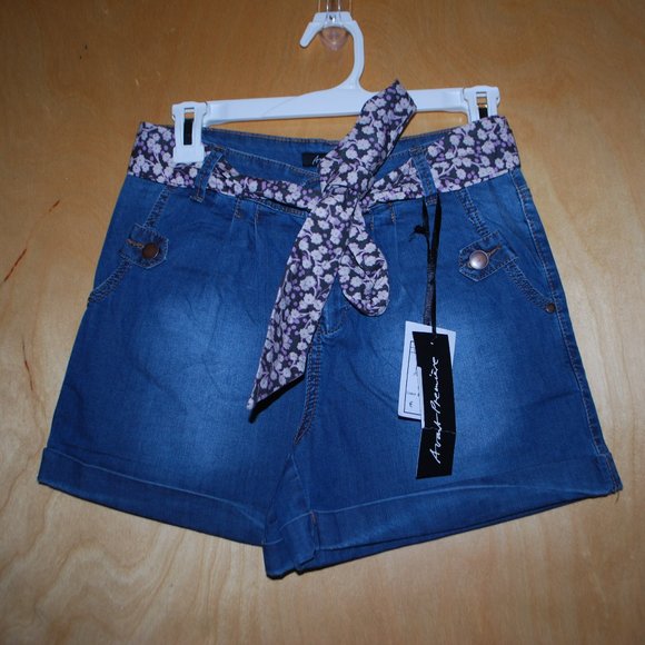 NWT Avant Premiere Cuffed Jean Shorts Eur 34/US 2 - Picture 1 of 6